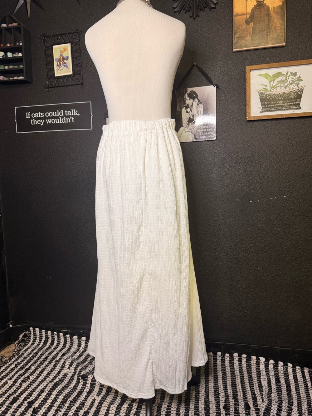 Versona White Maxi Skirt - Picture 2 of 2